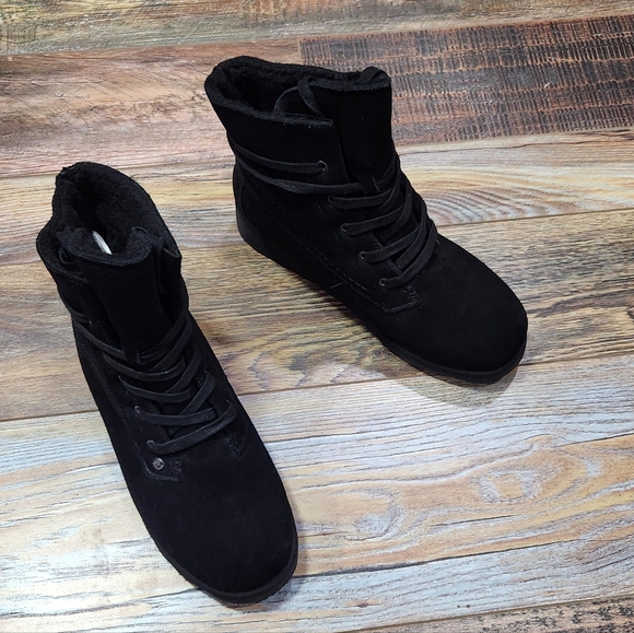 BearPaw Krista Ankle Lace-Up Boots - Picture 3 of 7